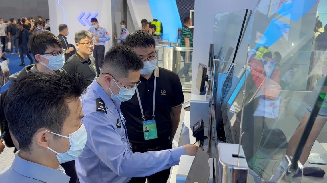 米兰(中国)milan·官方网页版,亮相第十一届中国国际警用装备博览会 用创新技术“警”上添花