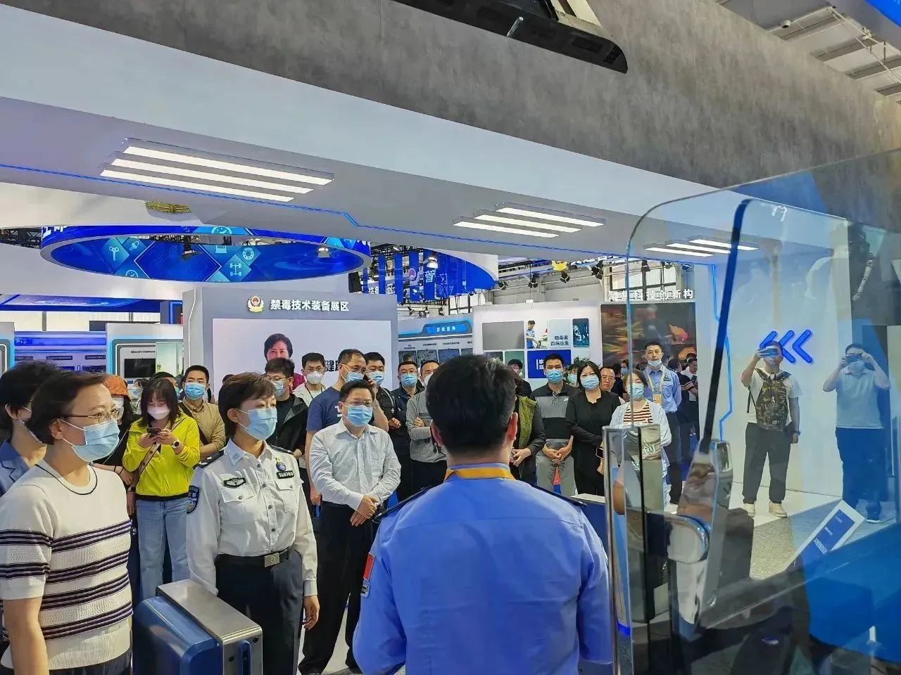 米兰(中国)milan·官方网页版,亮相第十一届中国国际警用装备博览会 用创新技术“警”上添花
