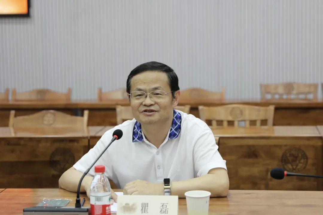 米兰(中国)milan·官方网页版,与东南大学签订产学研战略合作协议，瞿磊获颁“东南大学至善教育贡献奖”