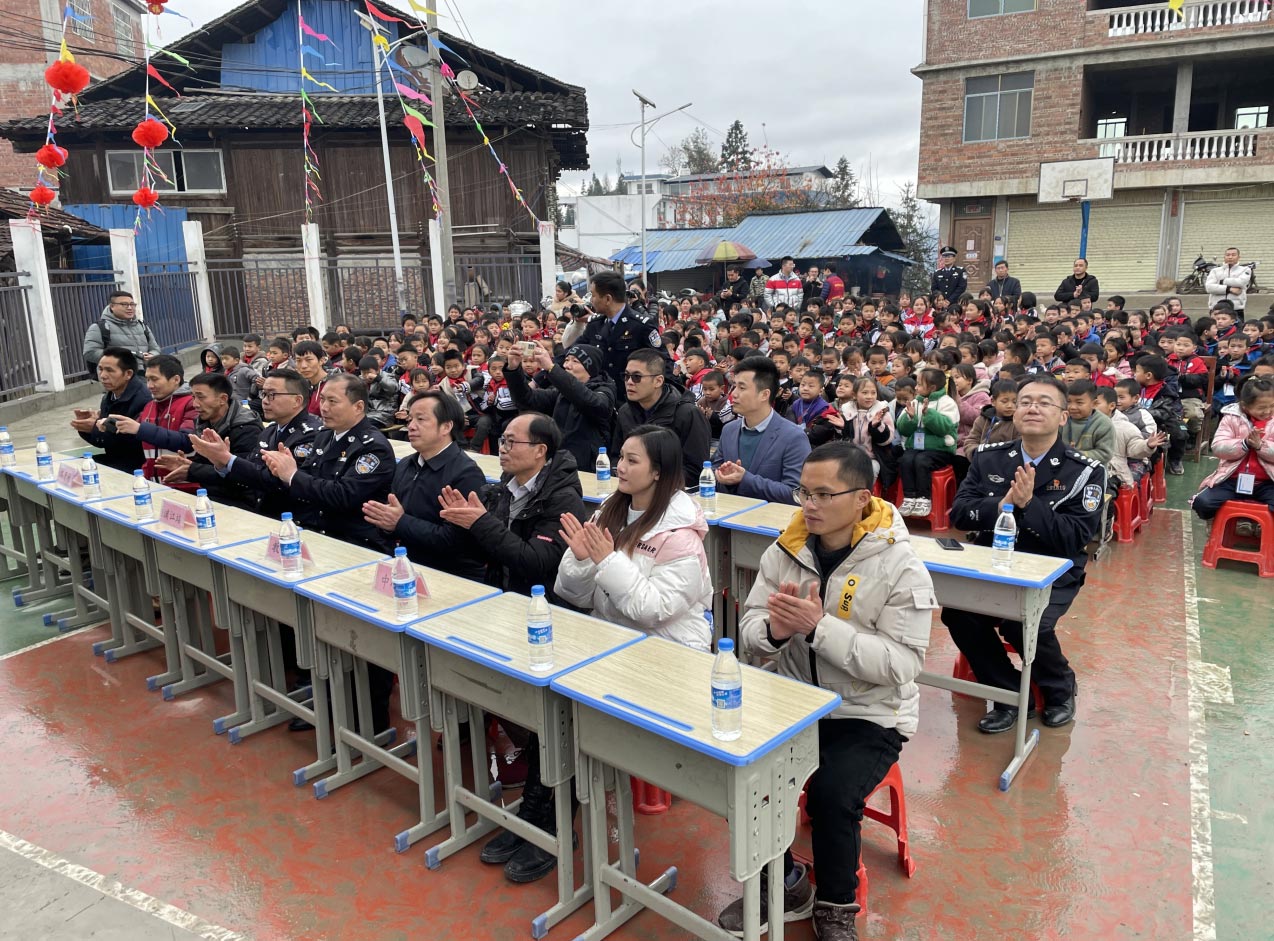 “少年强则国强” 米兰(中国)milan·官方网页版,为广西三江岑牙小学捐资助建